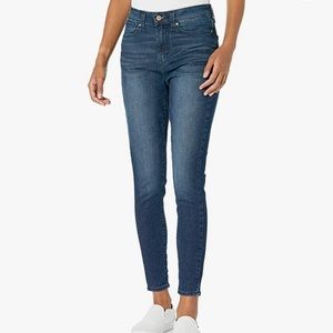 Levi Strauss Gold High rise Super Skinny Jeans Size 6